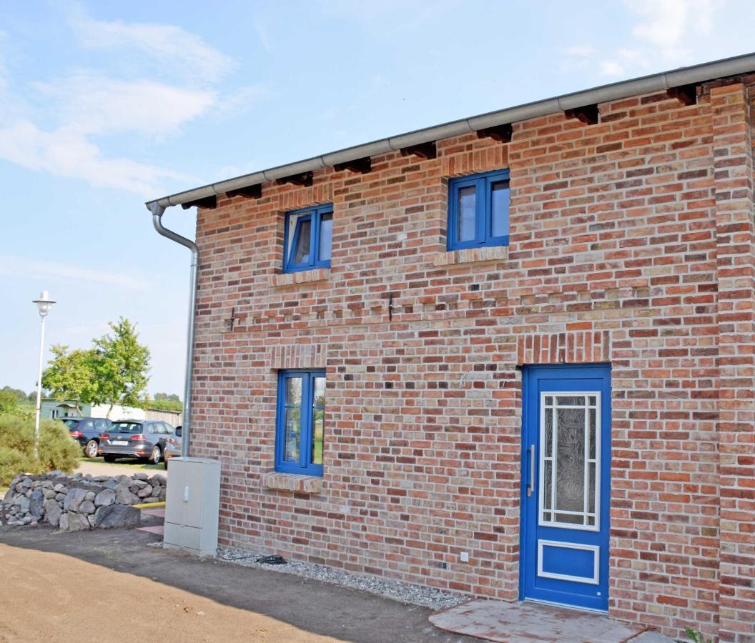 Ferienhaus Zum Boddenstrand Mit Ka Groß Zicker Esterno foto
