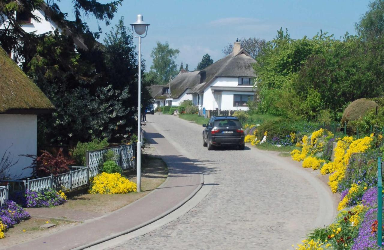 Ferienhaus Zum Boddenstrand Mit Ka Groß Zicker Esterno foto