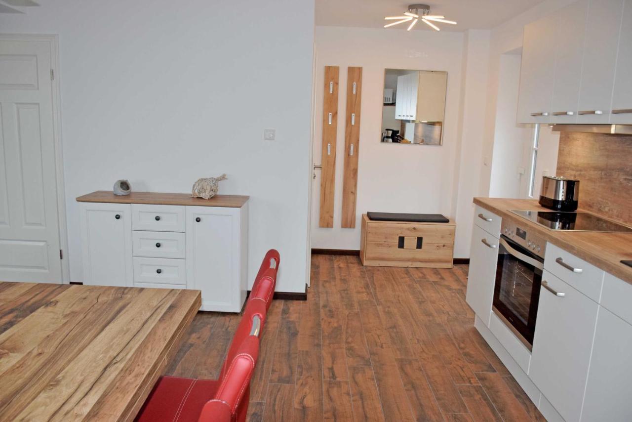 Ferienhaus Zum Boddenstrand Mit Ka Groß Zicker Esterno foto