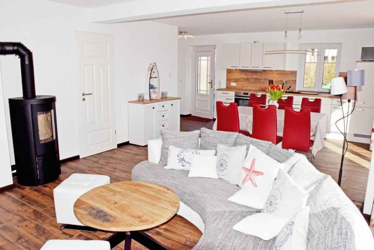 Ferienhaus Zum Boddenstrand Mit Ka Groß Zicker Esterno foto